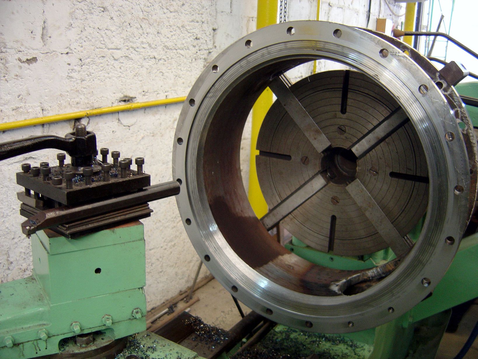 Torno industrial de hasta 1400 mm de volteo